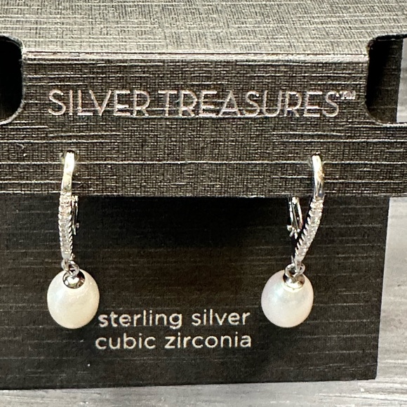 Silver Treasures sterling silver cubic zirconia stimulated pearl drop earrings - Picture 5 of 9